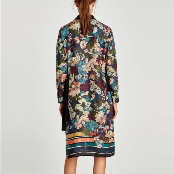 Zara floral tunic with contrasting bows - Picture 5 of 7